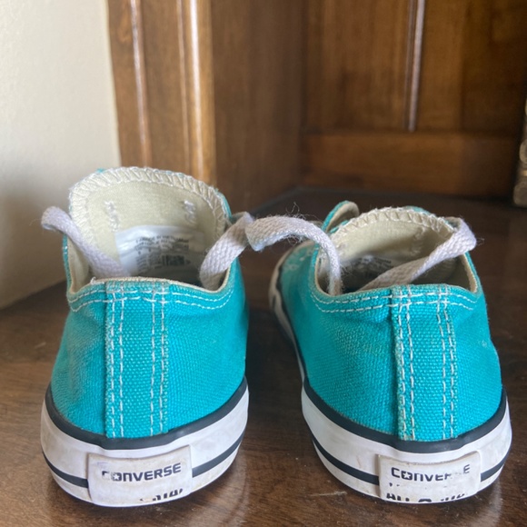 Converse shoes - Picture 4 of 5
